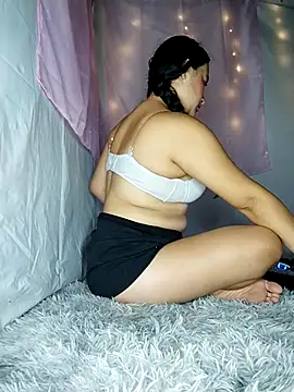 kloe-Dubois online show from May 5, 2:58 pm