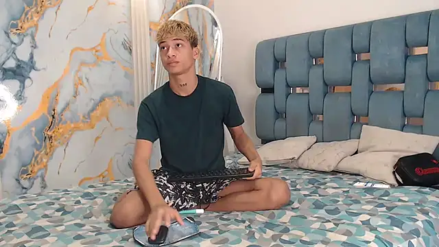 GOLD BOYS online show from April 18, 1:37 pm