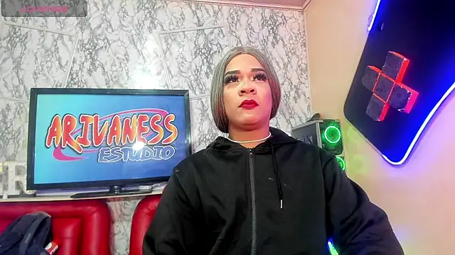 cristal villael  online show from March 4, 11:16 am