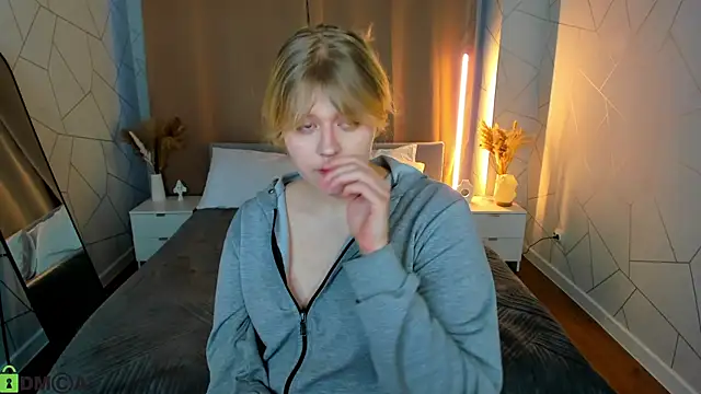 luna c0ra online show from February 28, 1:06 am