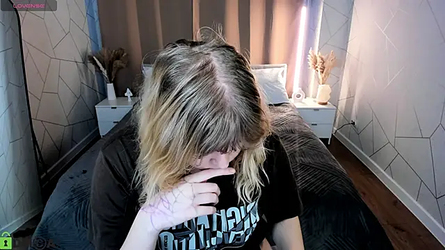 luna c0ra online show from March 8, 1:03 am