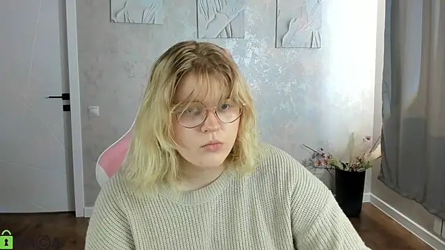 luna c0ra online show from April 29, 1:10 am