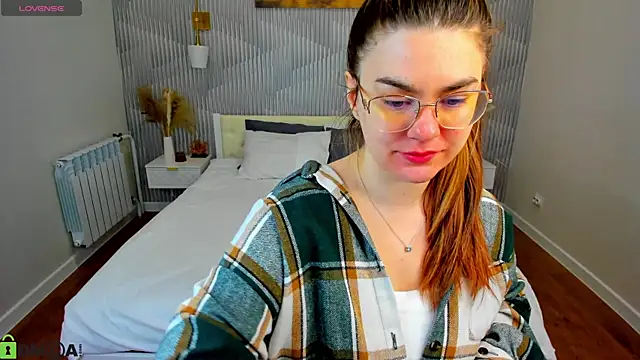 zoe j0y online show from March 17, 2:05 am