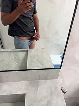 Snapshot of twink231 chatting on April 12, 3:28 pm twink231 online show from April 12, 3:28 pm