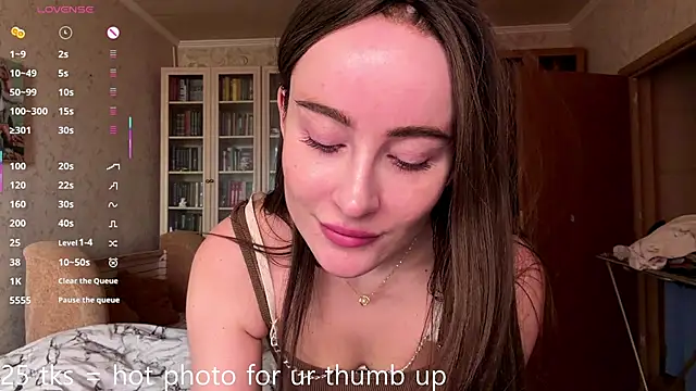 ToriHellberg online show from March 13, 9:27 am