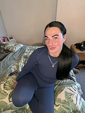 Darkfantisyx online show from April 29, 2:43 pm