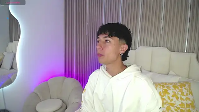 Aiden Rivers  online show from February 26, 12:26 pm