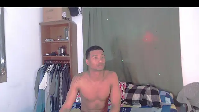 Snapshot of Dani-brown chatting on April 14, 11:11 pm Dani-brown online show from April 14, 11:11 pm