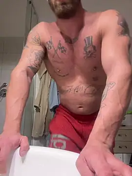 Snapshot of Tiziano94 chatting on March 2, 11:28 am Tiziano94 online show from March 2, 11:28 am