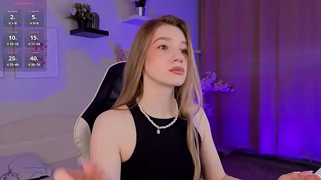 Vanessa  Lui online show from February 17, 10:45 am