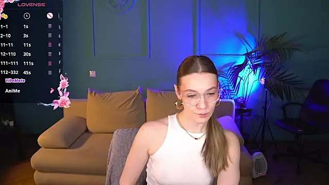 Vanessa  Lui online show from March 8, 3:05 pm