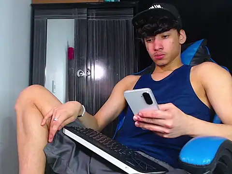 Lyam Russo online show from February 26, 7:02 pm