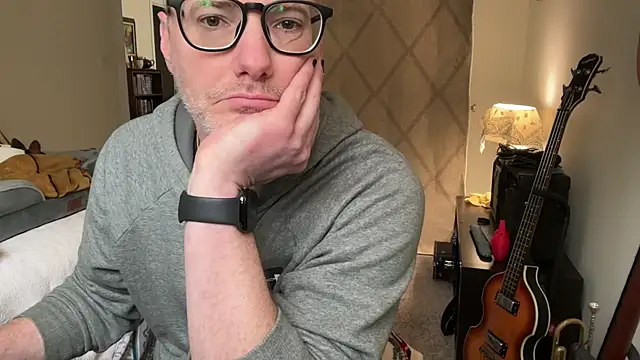 Snapshot of CunningColm chatting on March 2, 4:36 pm CunningColm online show from March 2, 4:36 pm