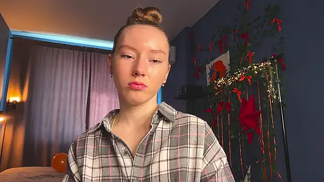 Anna Kare online show from March 11, 7:47 am