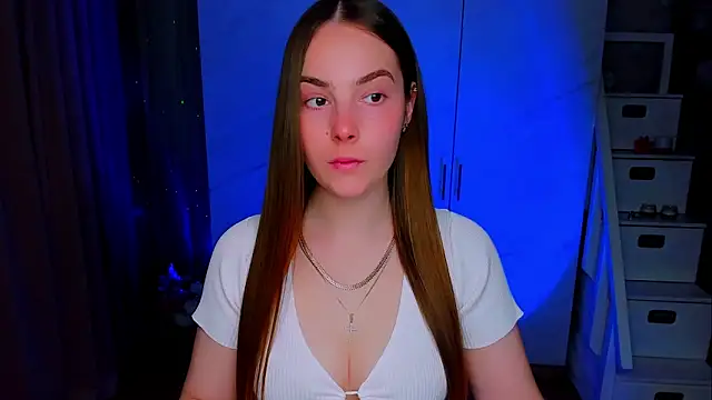 Snapshot of Maddy_Wood_ chatting on May 12, 2:36 pm Maddy Wood online show from May 12, 2:36 pm