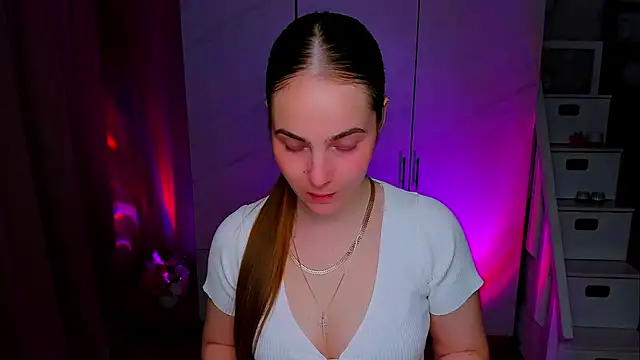 Snapshot of Maddy_Wood_ chatting on May 15, 3:30 pm Maddy Wood online show from May 15, 3:30 pm