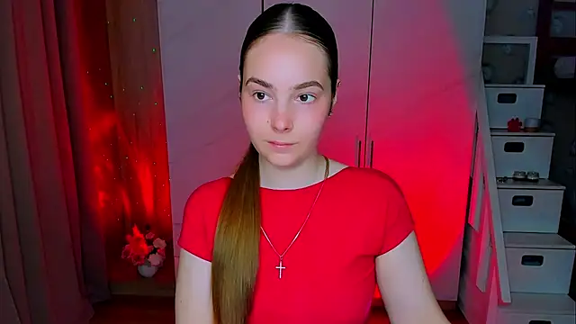 Snapshot of Maddy_Wood_ chatting on May 18, 9:04 am Maddy Wood online show from May 18, 9:04 am