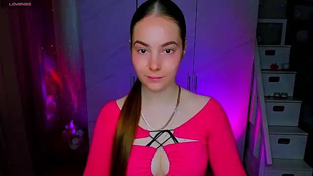 Snapshot of Maddy_Wood_ chatting on May 19, 9:26 am Maddy Wood online show from May 19, 9:26 am
