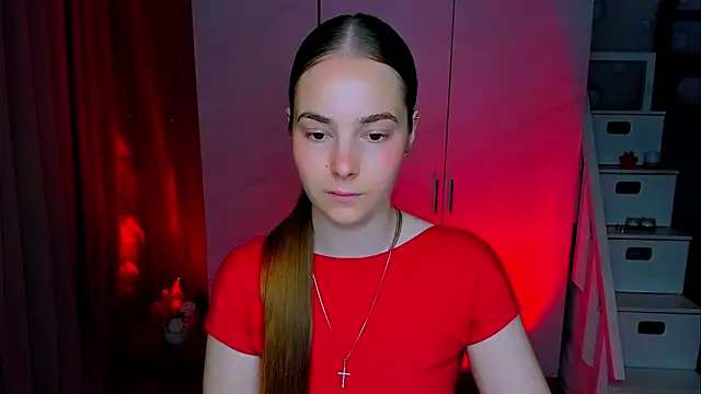 Snapshot of Maddy_Wood_ chatting on June 4, 9:26 am Maddy Wood online show from June 4, 9:26 am