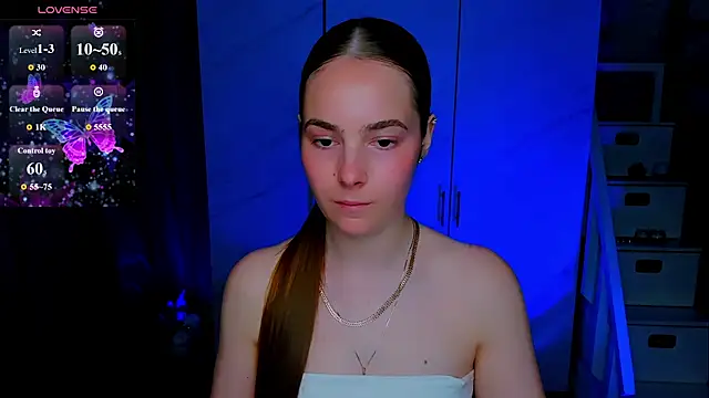 Snapshot of Maddy_Wood_ chatting on June 7, 4:00 pm Maddy Wood online show from June 7, 4:00 pm