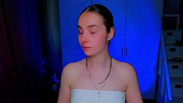 Snapshot of Maddy_Wood_ chatting on June 10, 2:16 pm Maddy Wood online show from June 10, 2:16 pm