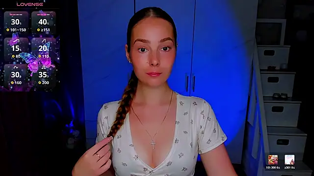 Snapshot of Maddy_Wood_ chatting on July 3, 4:24 pm Maddy Wood online show from July 3, 4:24 pm