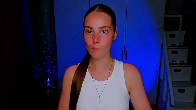 Snapshot of Maddy_Wood_ chatting on July 10, 5:04 pm Maddy Wood online show from July 10, 5:04 pm