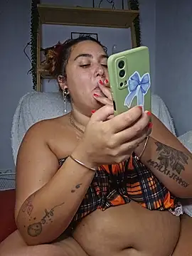 Snapshot of Deesse_luna chatting on August 3, 7:28 pm Deesse luna online show from August 3, 7:28 pm