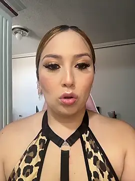 Kiarhatrixie1 online show from February 25, 5:44 pm