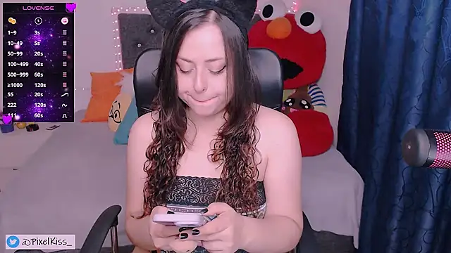 PixelKiss  online show from March 4, 9:59 am