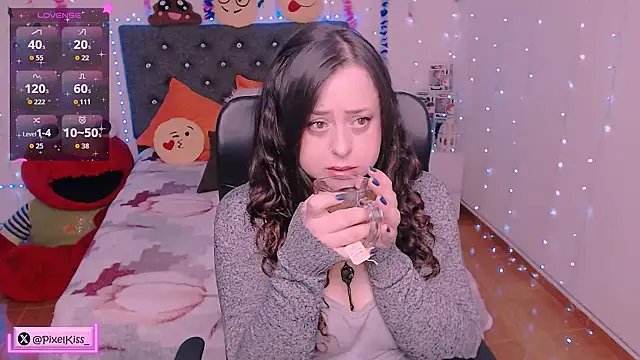PixelKiss  online show from May 20, 9:59 am