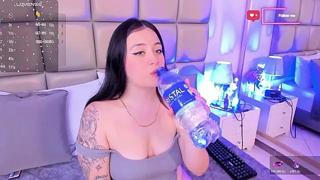 annybentleii online show from March 7, 7:22 pm