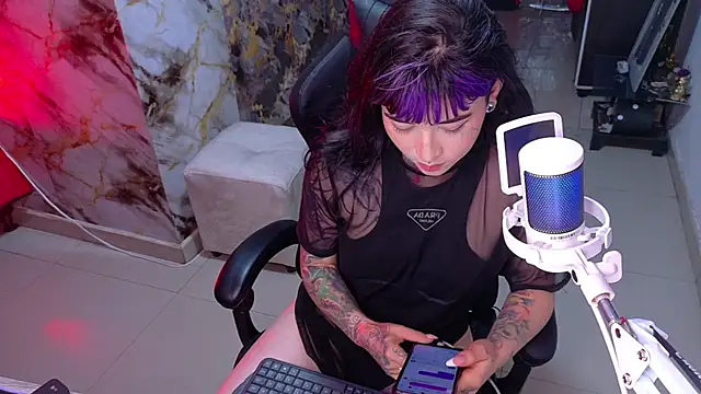 nova kitttyy online show from June 17, 4:26 am