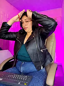 Snapshot of belen_green chatting on July 1, 12:29 pm belen green online show from July 1, 12:29 pm