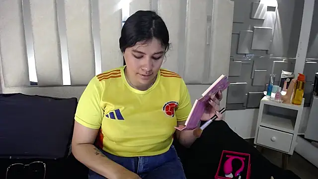 Snapshot of belen_green chatting on July 7, 1:59 pm belen green online show from July 7, 1:59 pm