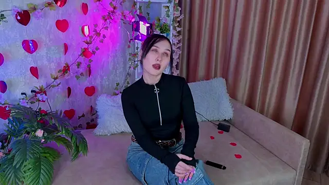 ThoraHaring online show from February 23, 4:43 am