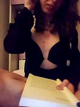 JustSeduce online show from April 8, 9:15 pm