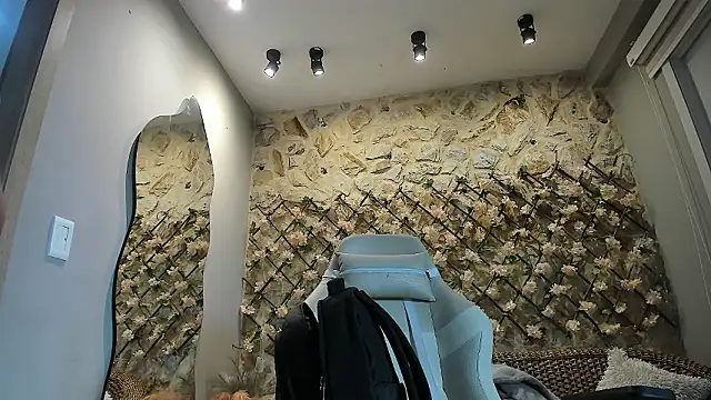 SilkNyx online show from March 6, 1:40 pm