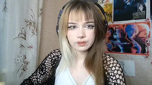 Snapshot of MilaTyan chatting on May 25, 4:24 pm MilaTyan online show from May 25, 4:24 pm