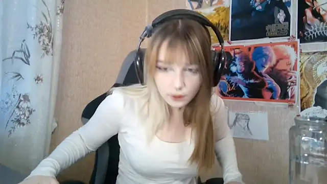 Snapshot of MilaTyan chatting on June 24, 3:11 pm MilaTyan online show from June 24, 3:11 pm