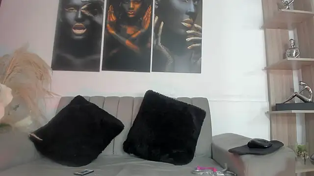 Violet Moon01 online show from March 15, 1:50 pm