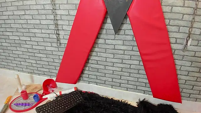 hillary bigbutt online show from June 3, 2:33 pm