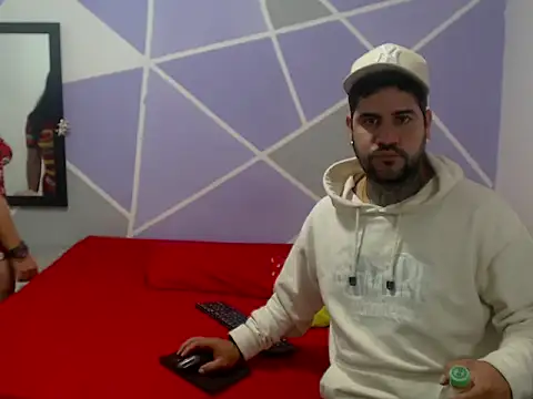 Snapshot of couple__hott069 chatting on March 23, 7:56 am couple hott069 online show from March 23, 7:56 am