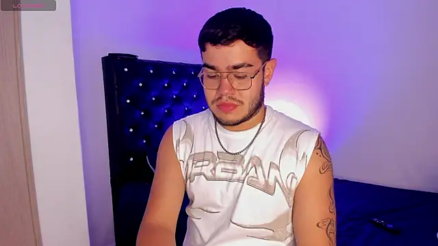 Snapshot of Joseph_connor5 chatting on March 8, 3:43 am Joseph connor5 online show from March 8, 3:43 am