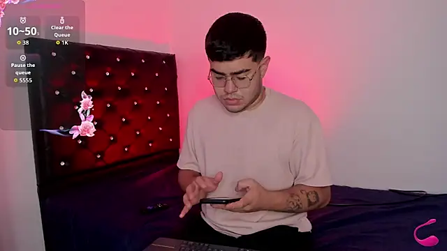 Snapshot of Joseph_connor5 chatting on March 12, 6:03 pm Joseph connor5 online show from March 12, 6:03 pm