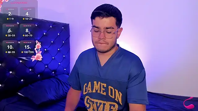 Snapshot of Joseph_connor5 chatting on March 15, 11:44 pm Joseph connor5 online show from March 15, 11:44 pm