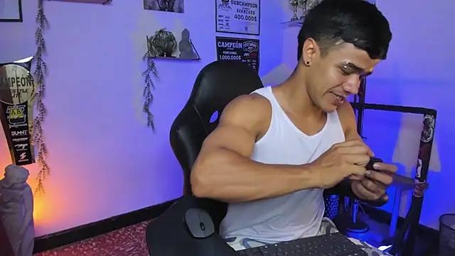 Rob zaens33 online show from March 11, 4:24 pm