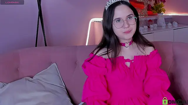 Snapshot of leylamirage chatting on March 10, 12:32 pm leylamirage online show from March 10, 12:32 pm