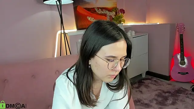 Snapshot of leylamirage chatting on March 13, 1:51 pm leylamirage online show from March 13, 1:51 pm