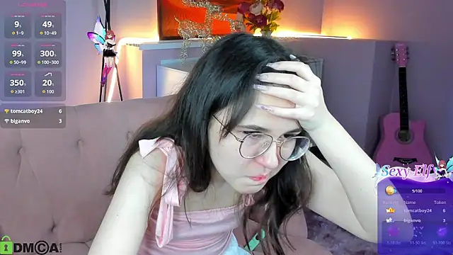 Snapshot of leylamirage chatting on April 2, 1:31 pm leylamirage online show from April 2, 1:31 pm